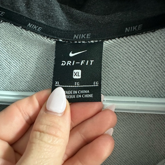 Nike Dry Fit Sweater - Picture 2 of 2